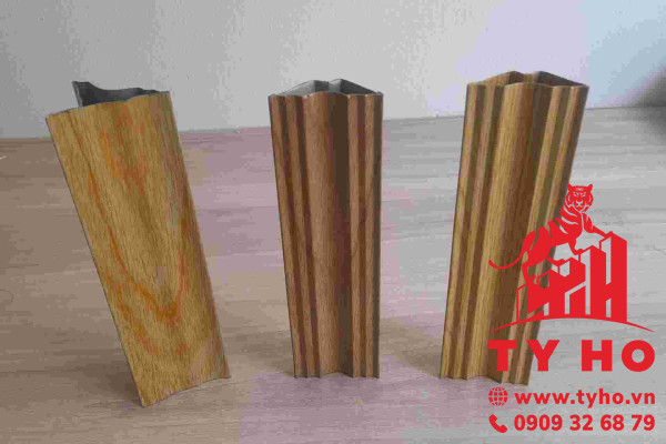 Phào màu vân gỗ - phụ kiện thi công tấm trần tôn PU cách nhiệt 