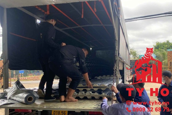 Tôn giả ngói chống nóng bao nhiêu tiền 1m2? Bảng giá tôn xốp Hoa Sen, Đông Á, Việt Nhật